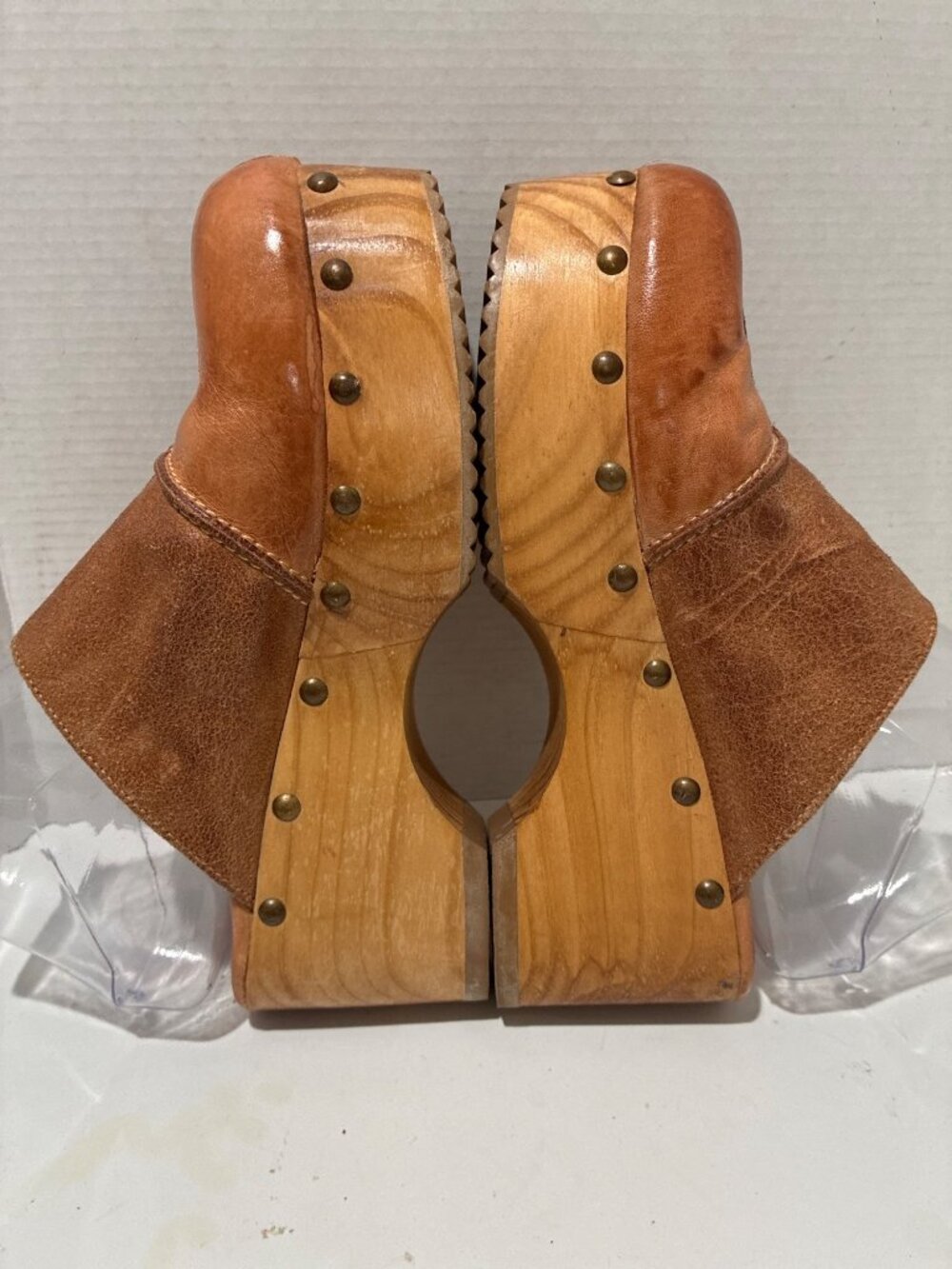 Bed|Stü Mista wooden clogs two-tone patchwork leather flat metal stud detailing - Picture 6 of 9